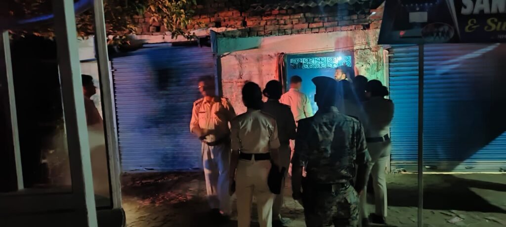 गोपालगंज में आर्केस्ट्रा समूहों से मुक्त कराई 40 से ज्यादा नाबालिक लड़कियां,22 गिरफ्तार